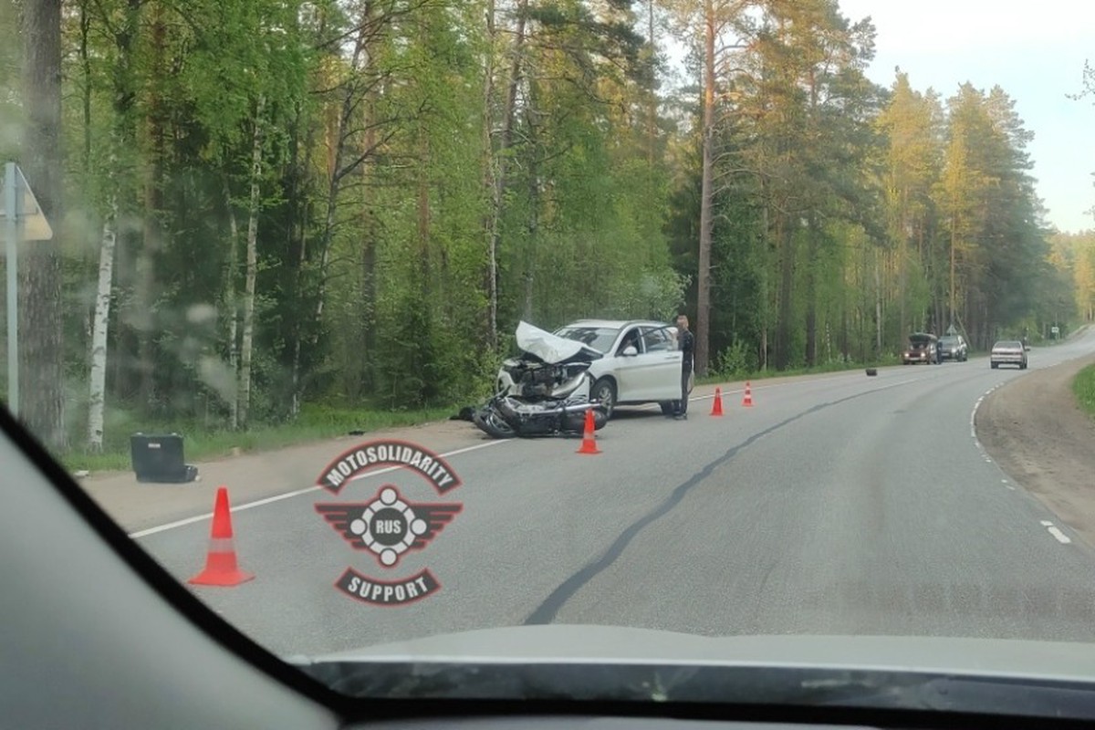 Под Петербургом в аварии погиб российский миллиардер