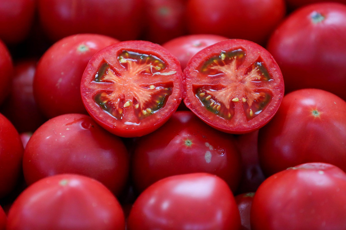Раскрыты продукты, которые помогают бороться с отеками летом