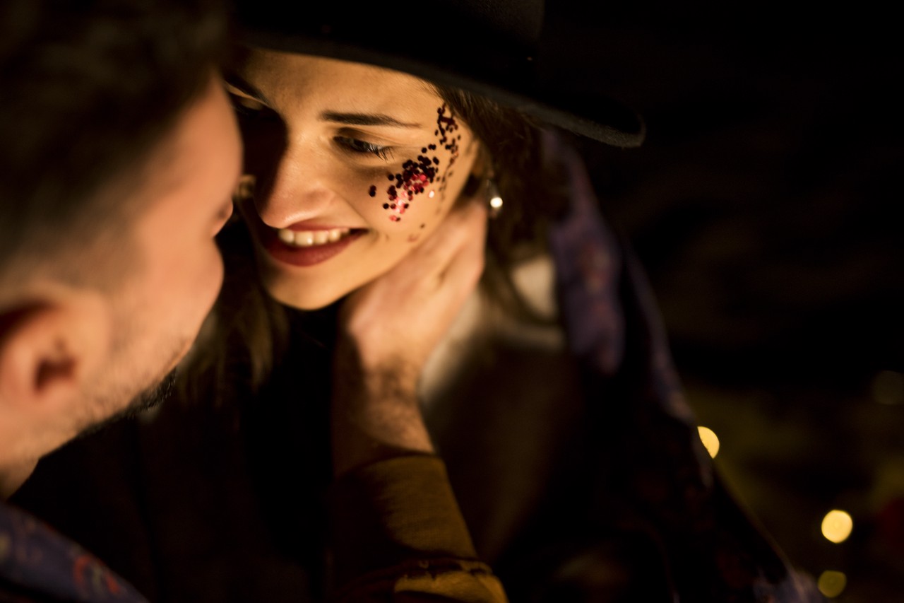 Любовный гороскоп на май-2026: романтические перспективы для всех знаков