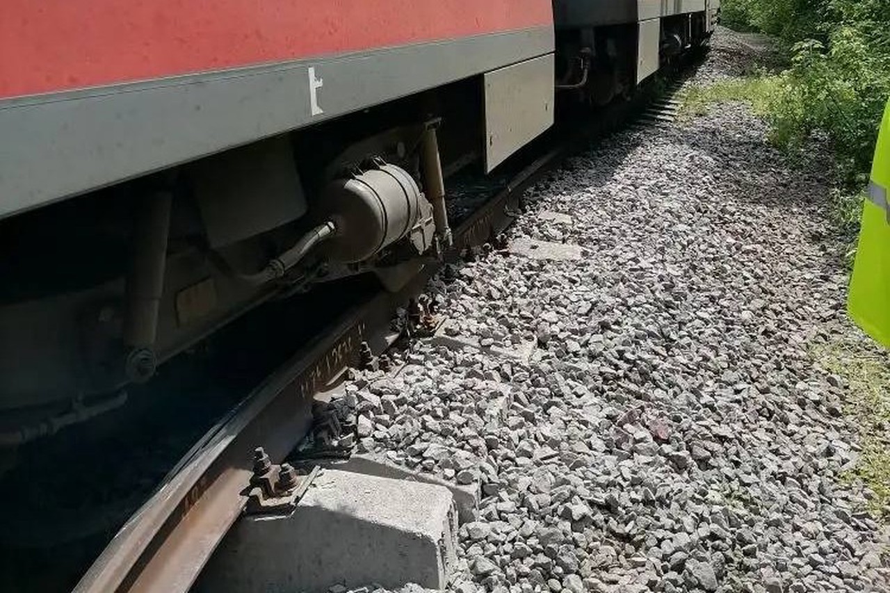 Диверсия могла стать причиной схода электрички под Белгородом