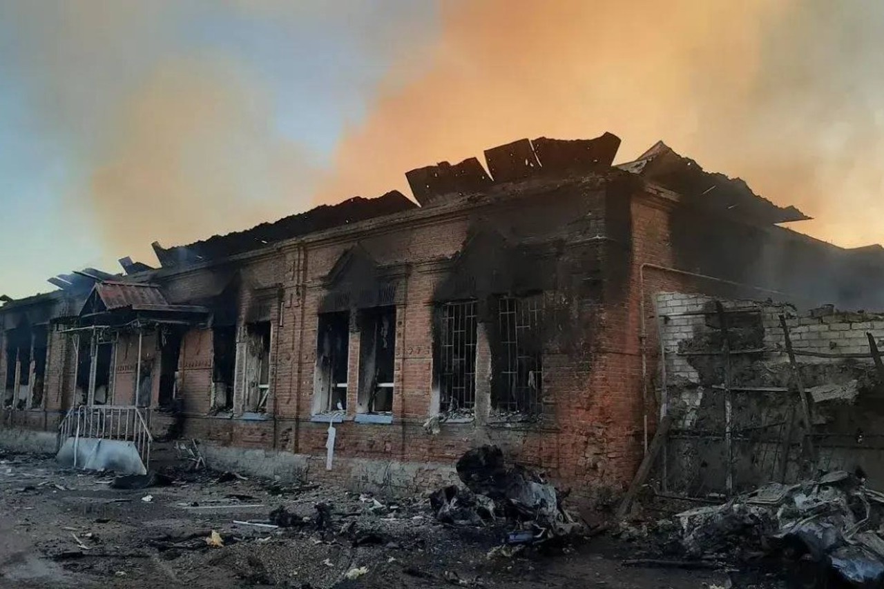 ВСУ разбомбили колледж в ЛНР: что известно, пепелище на месте удара, статус теракта