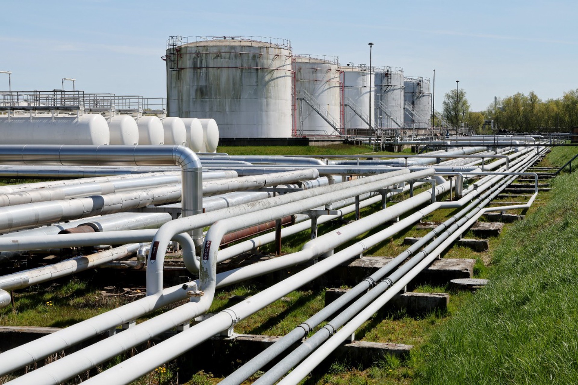 Эксперт по энергетике объяснил решение ОПЕК+ нарастить добычу нефти в июне