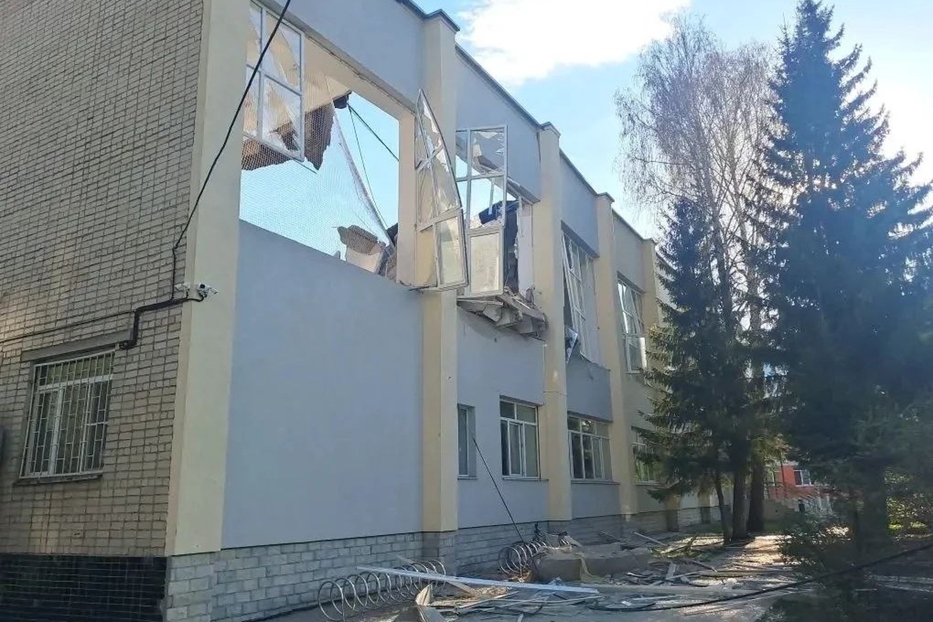 Опубликовано фото с руинами колледжа после обвала крыши в Екатеринбурге