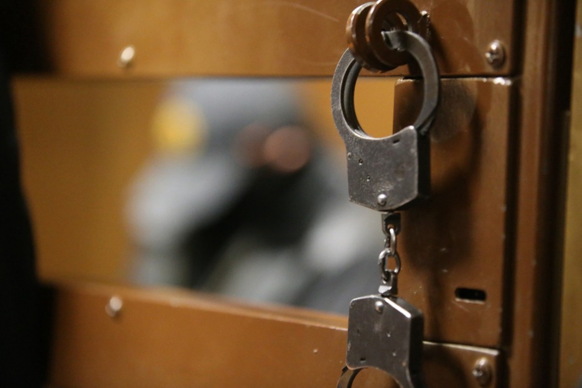 Звездный столичный адвокат попался на многомиллионной взятке