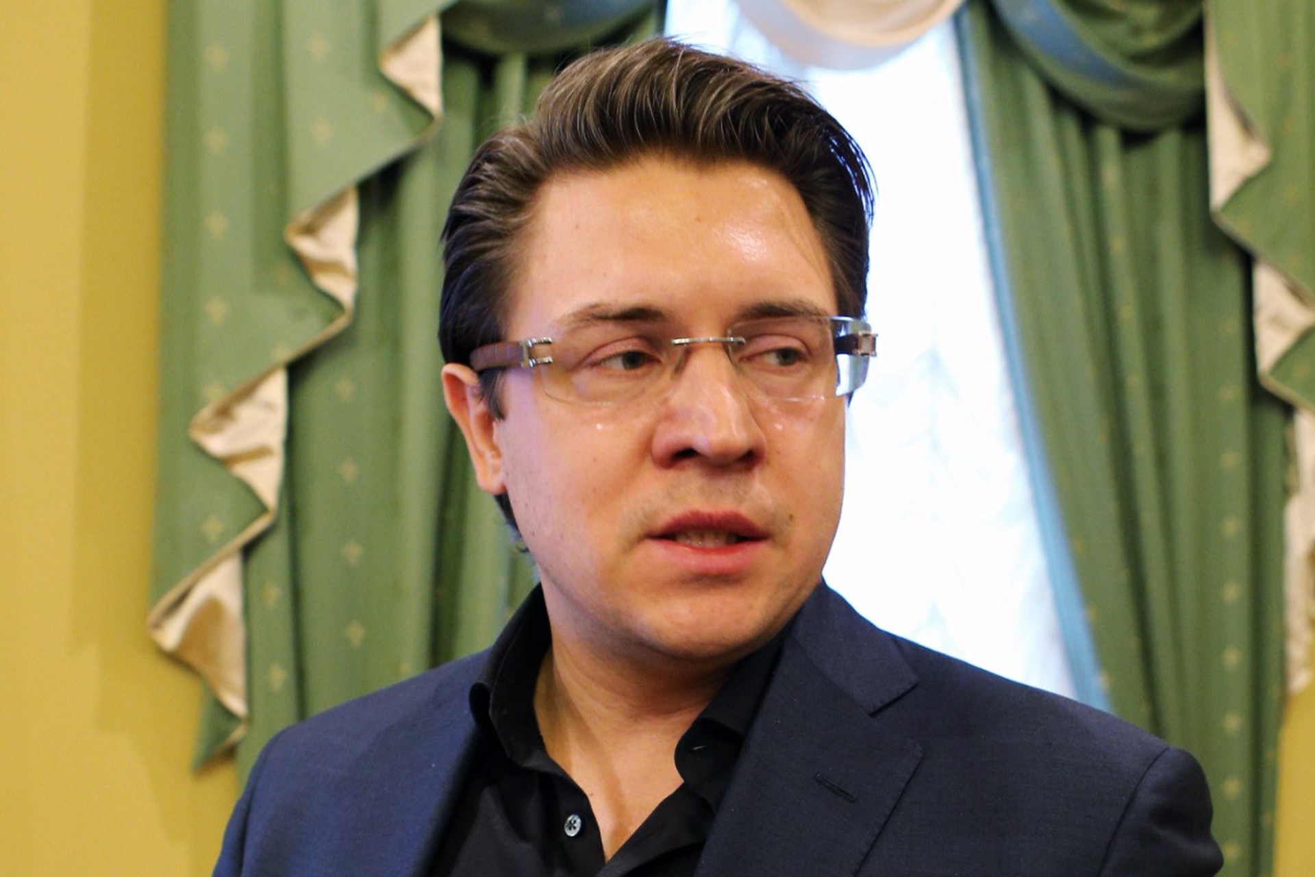 «Оборотень в мантии» Карабанов оказался на скамье подсудимых: что известно, «Калашников» и коррупция