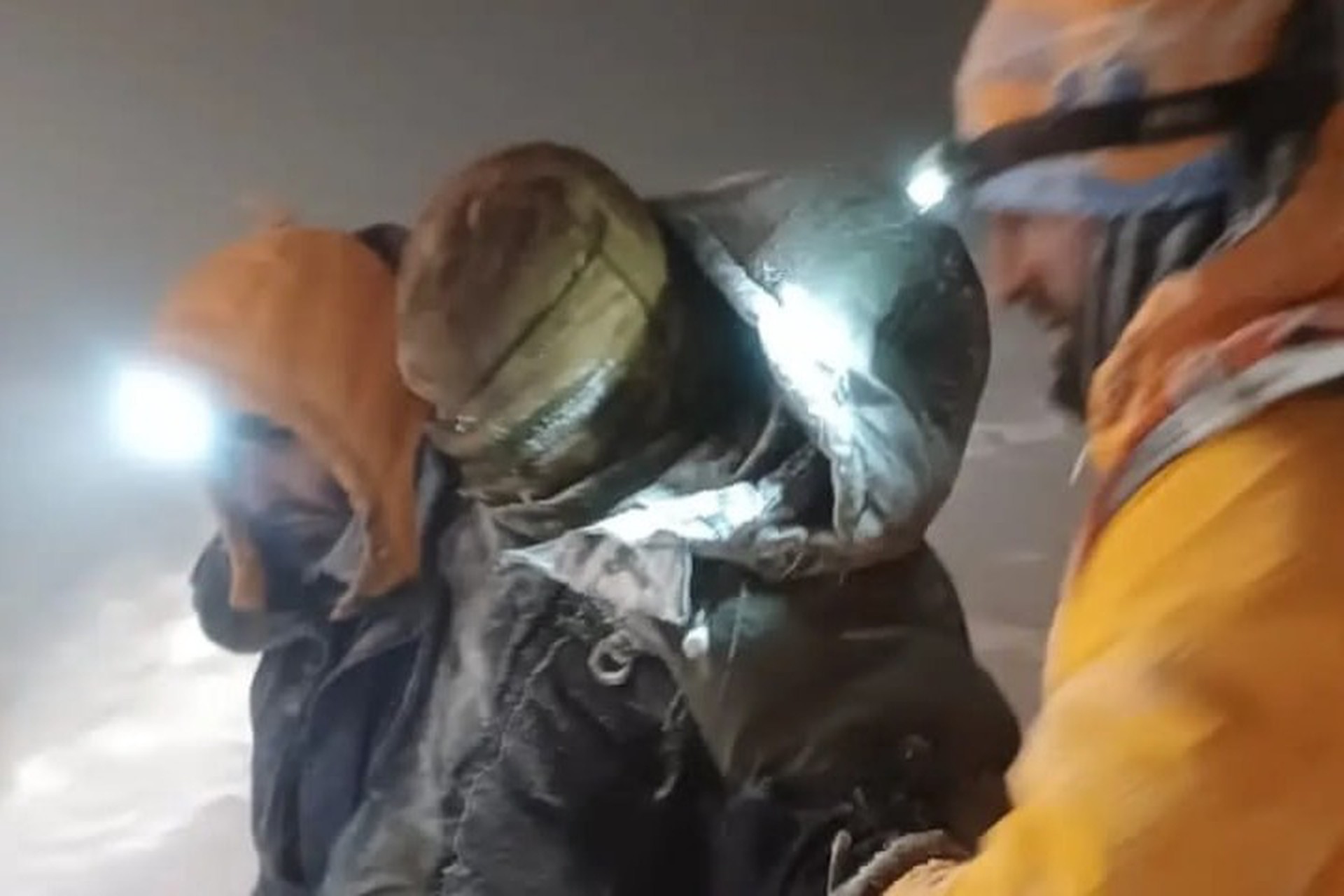В МЧС рассказали о состоянии туристов, эвакуированных с Эльбруса
