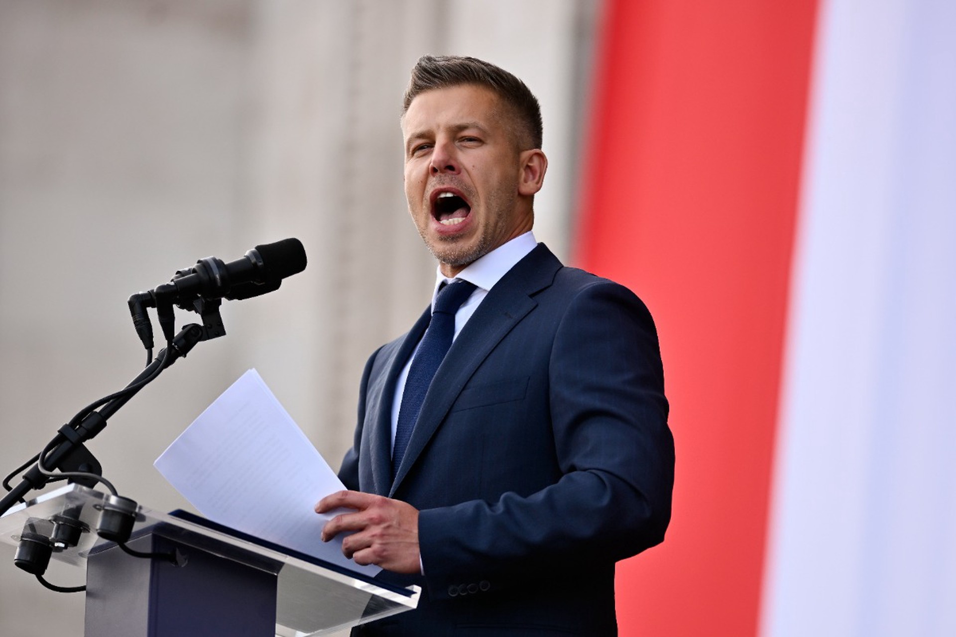 Новое правительство Венгрии не намерено помогать Украине