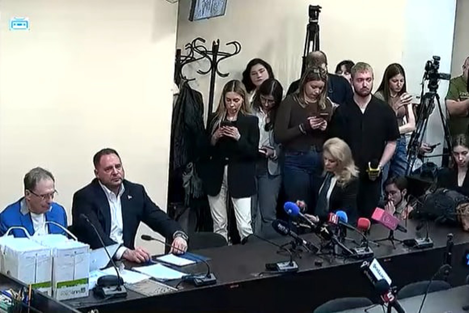 Ермак ушел от ответа о Зеленском и деньгах на залог