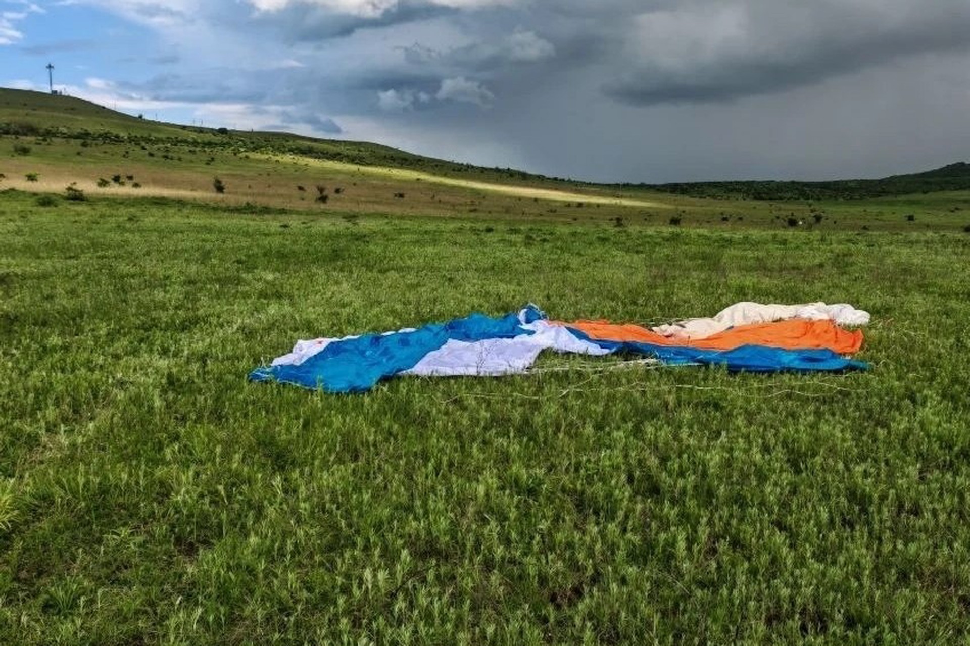 Парашютист погиб во время тренировочного прыжка