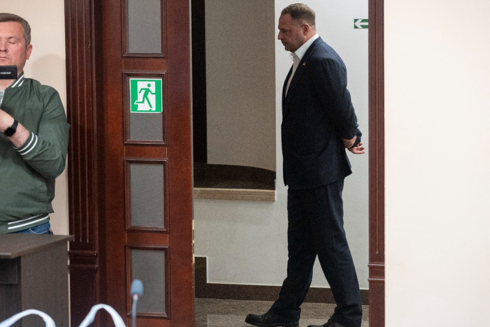 Военблогер разоблачил спектакль со сбором залога для Ермака