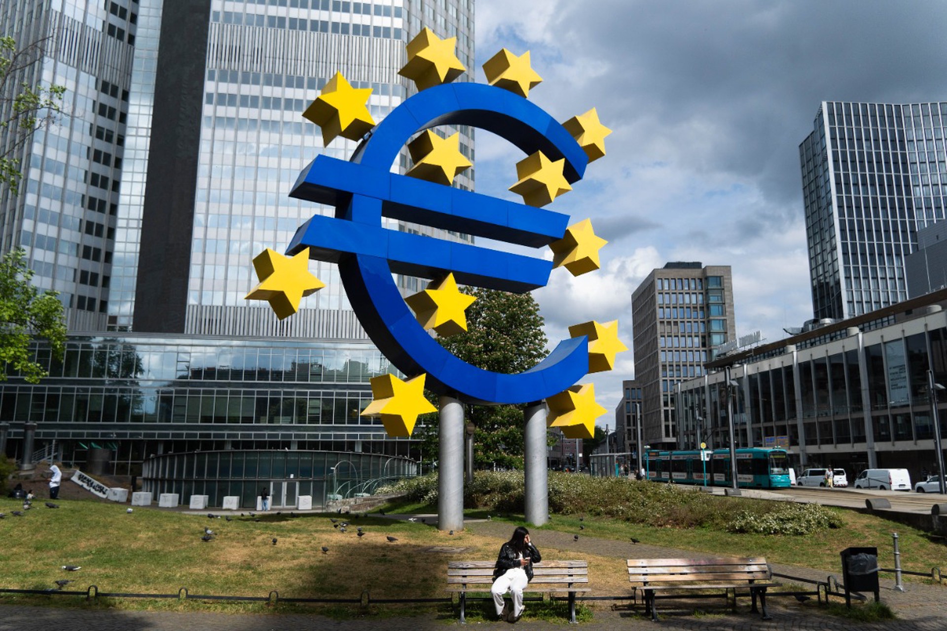 Россия может вернуть €200 млрд после удовлетворения судом иска ЦБ к Euroclear