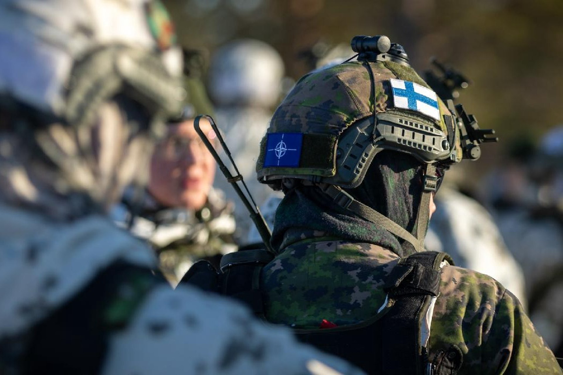 Финляндия проведет военные учения у границ России
