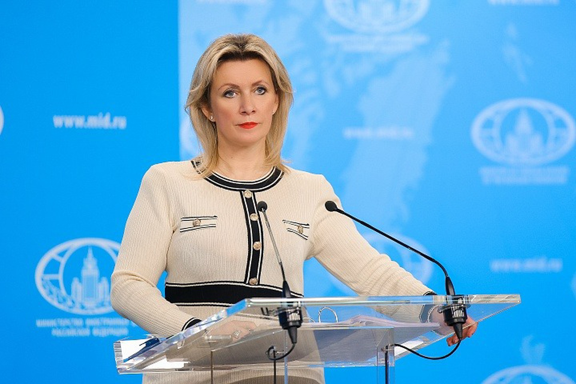 Захарова назвала дело против Ермака цирком Зеленского