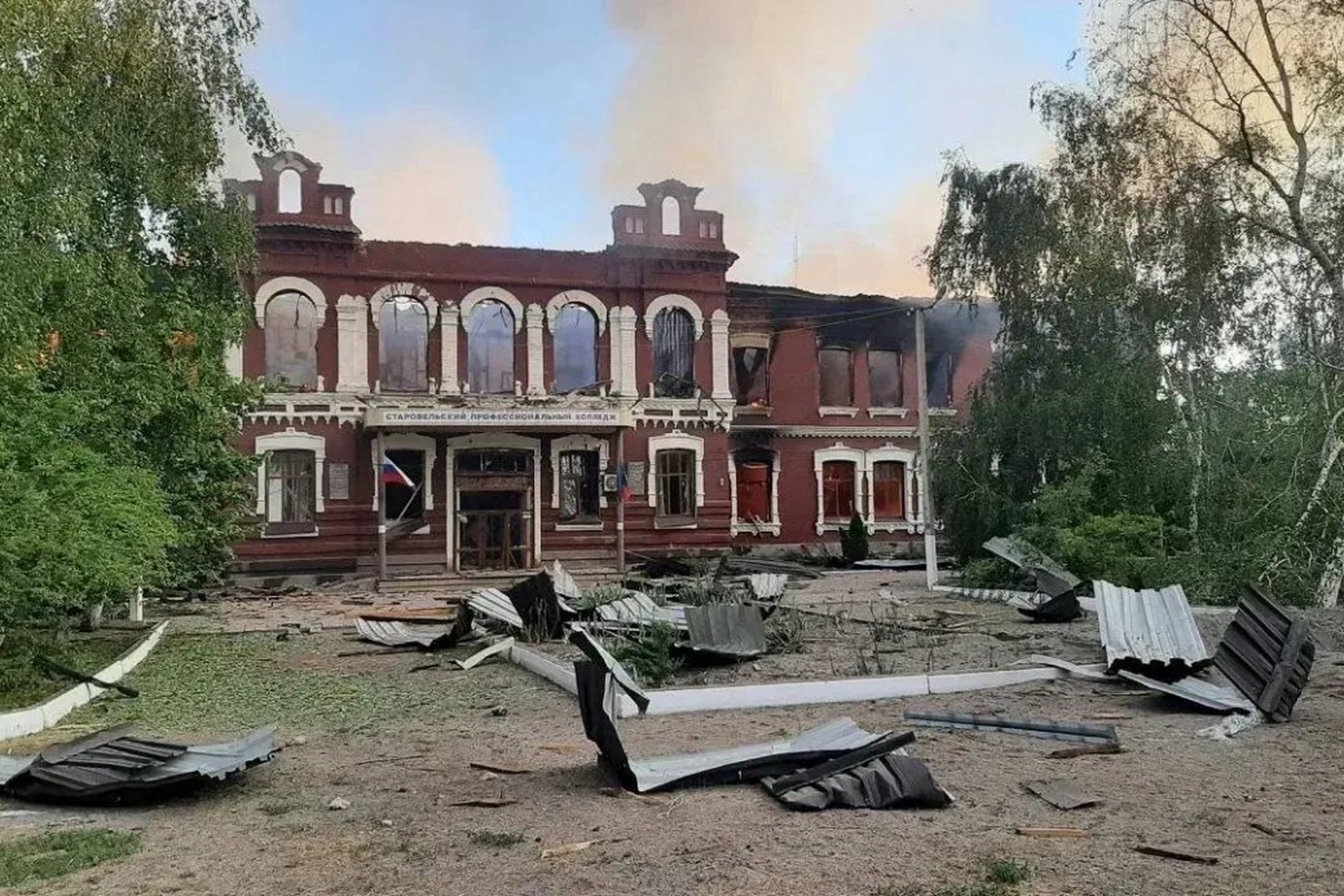 Названо точное число жертв удара ВСУ по общежитию в Старобельске