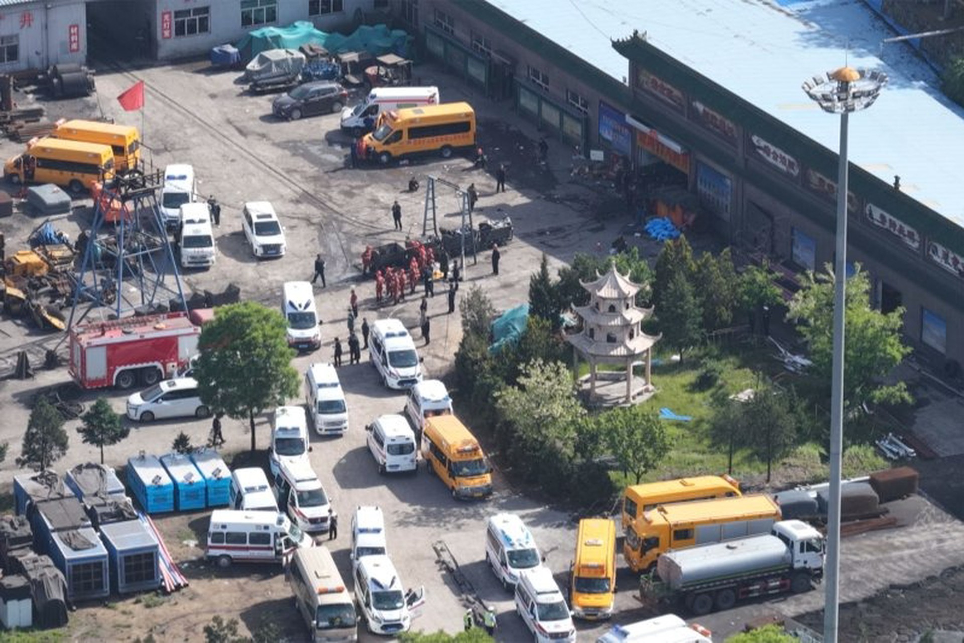 90 человек погибли после взрыва газа на угольной шахте 