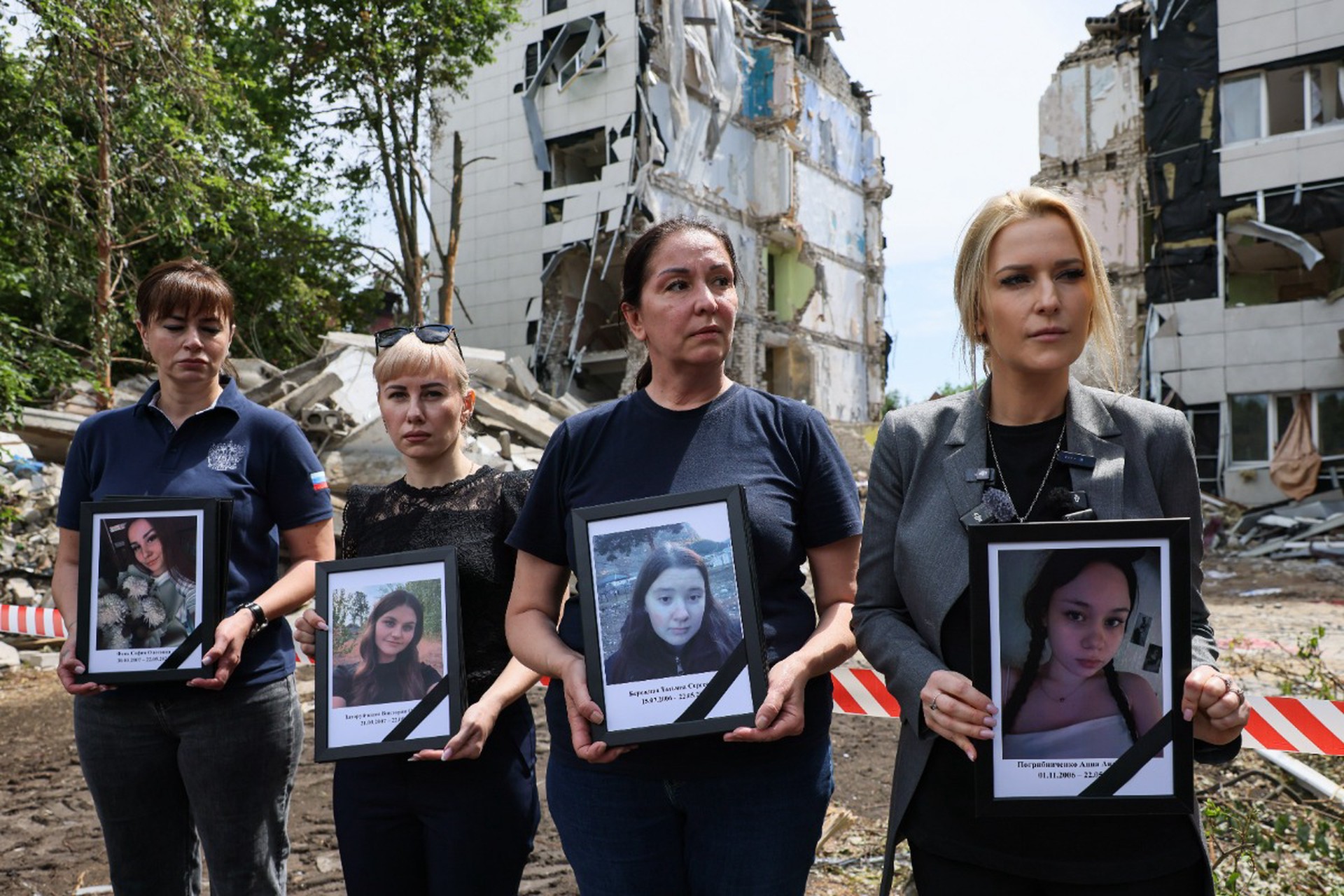 В подвенечные платья оденут девочек, убитых при атаке ВСУ на Старобельск