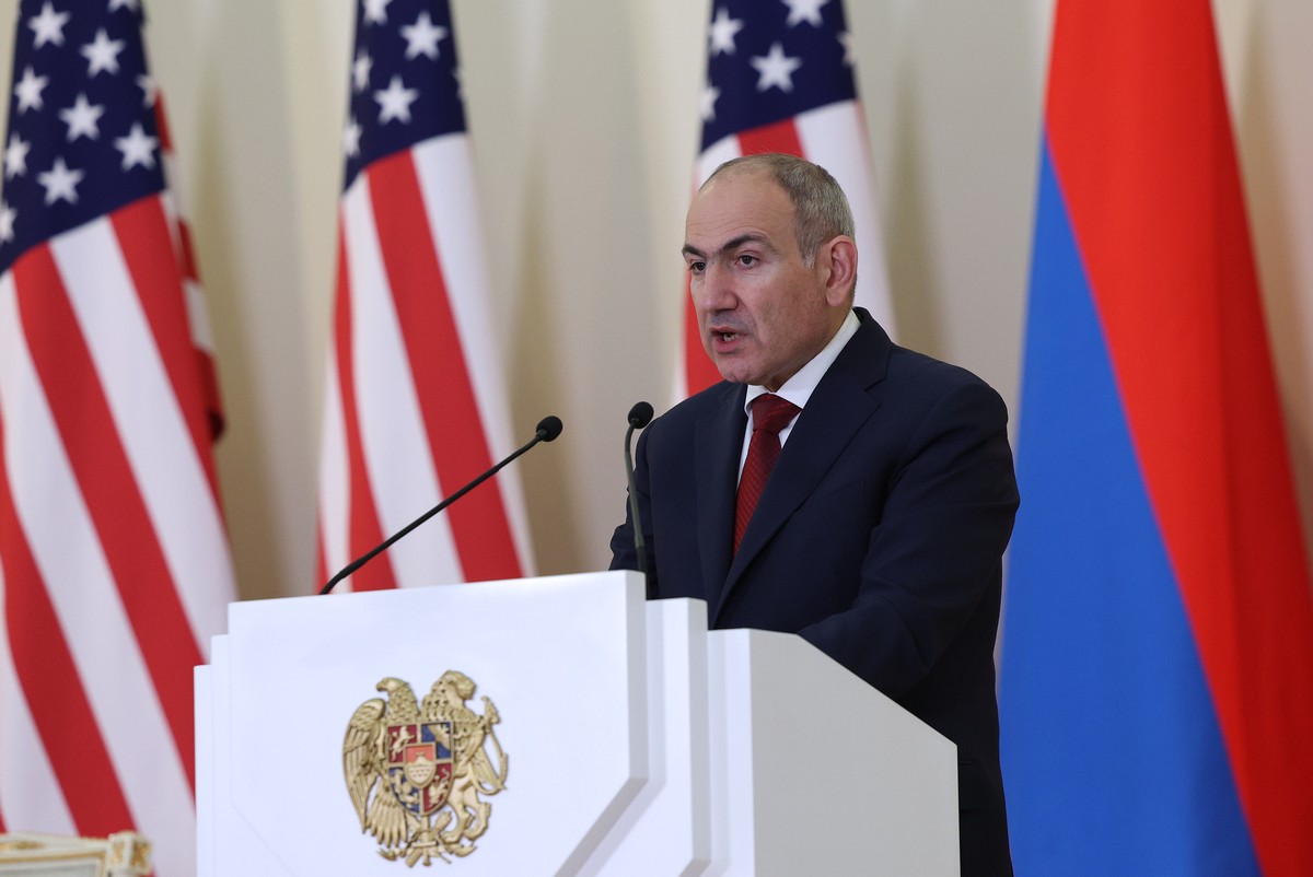 Мольбы армян к Путину, нытье Пашиняна и связь с США: есть ли шанс у отношений России и Армении?