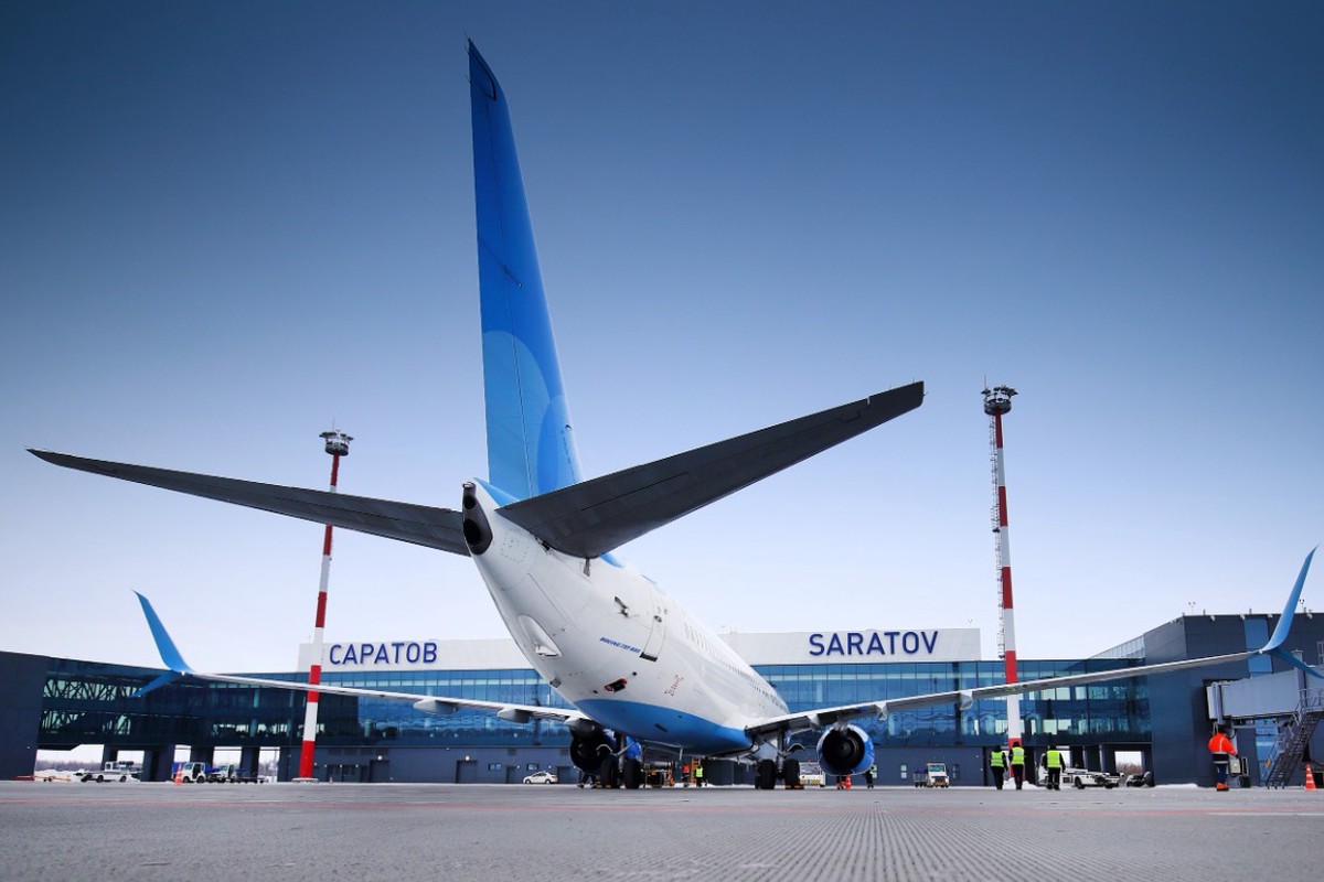В шести российских аэропортах ввели ограничения на полеты