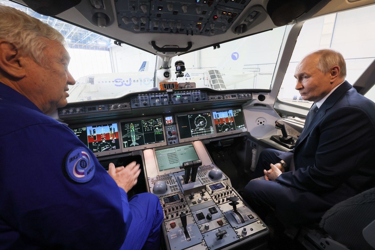 Путин высоко оценил российские самолеты МС-21, SSJ-100 и Ил-114