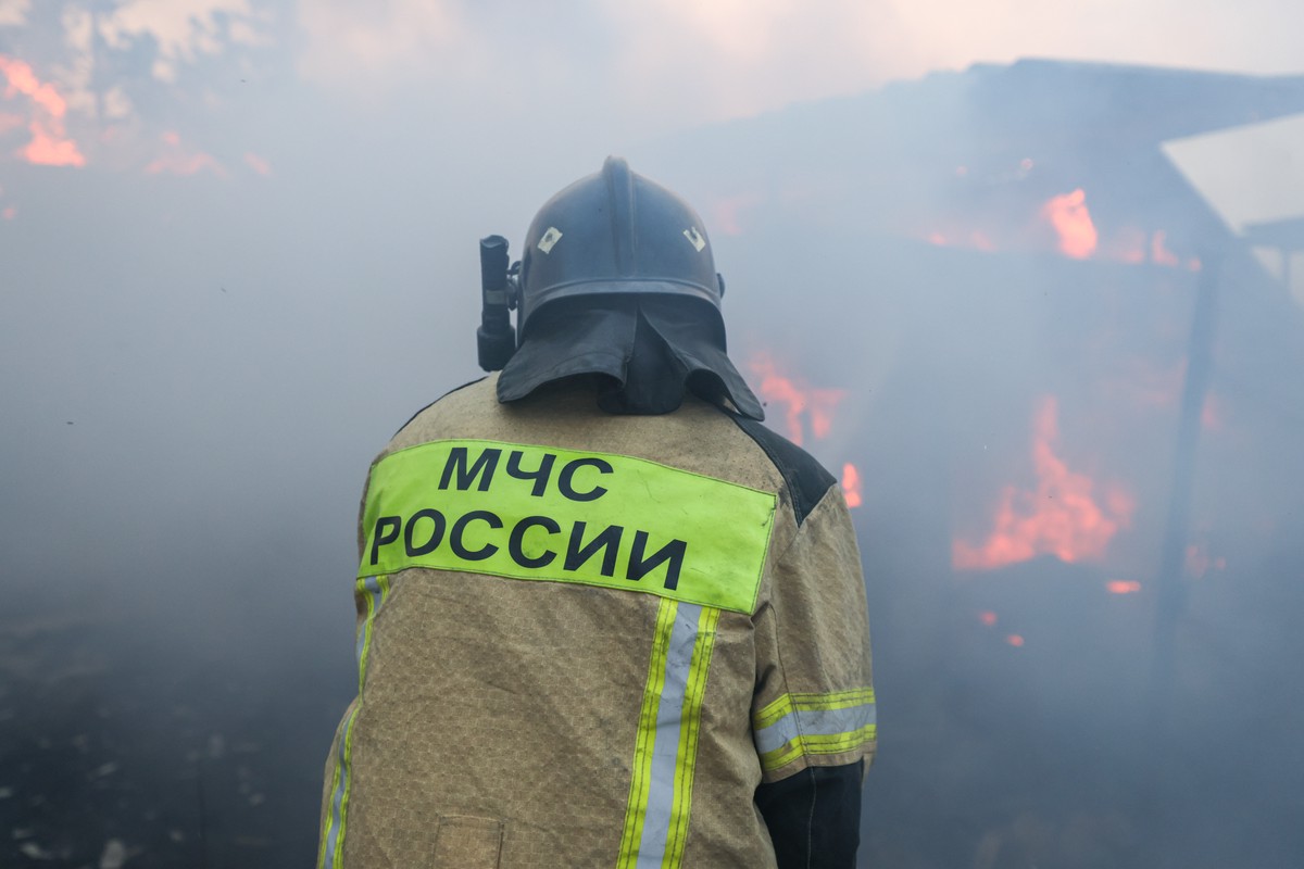 Пожарный пострадал при повторной атаке ВСУ в Запорожской области