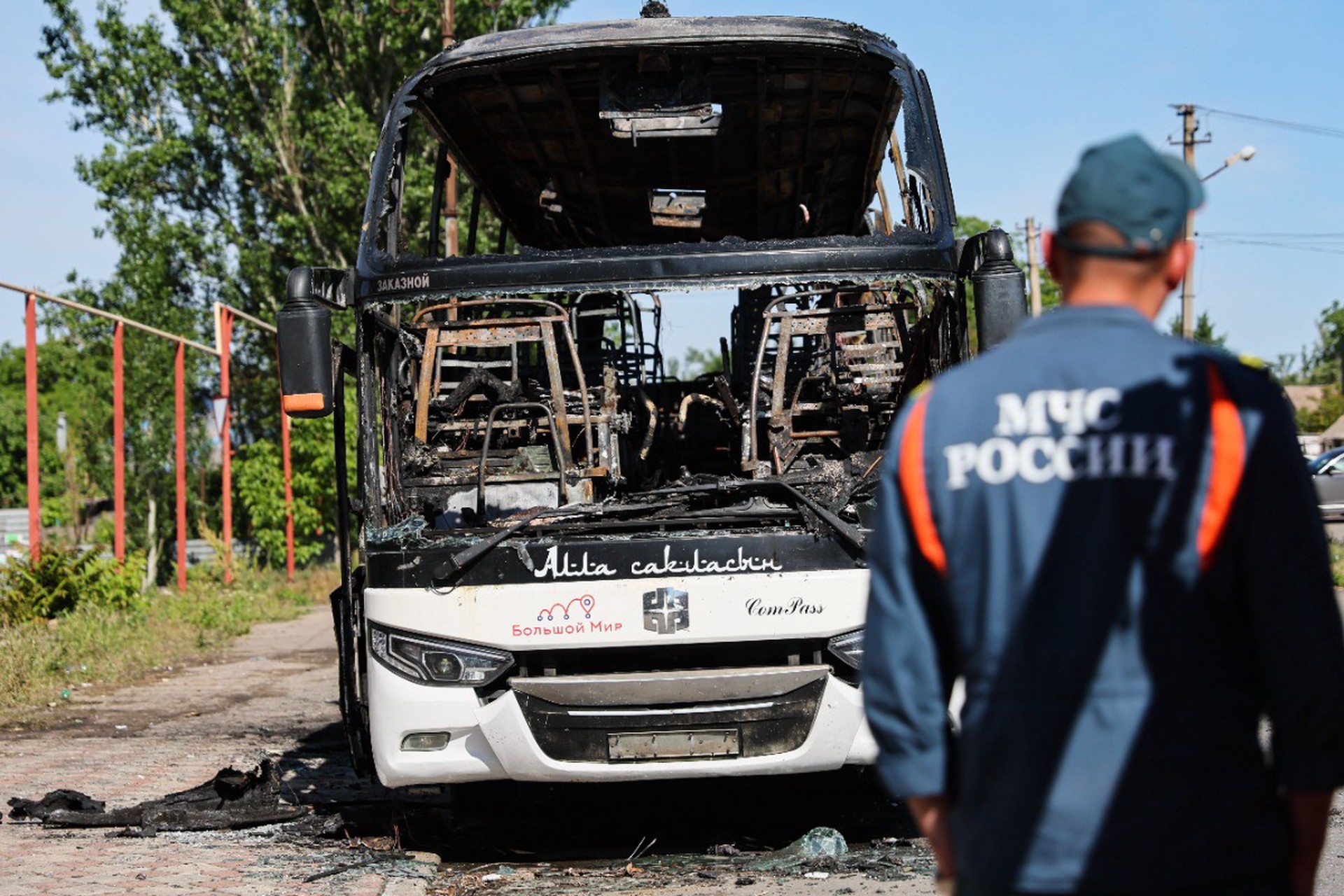 Увеличилось число погибших после удара по автобусу в ДНР