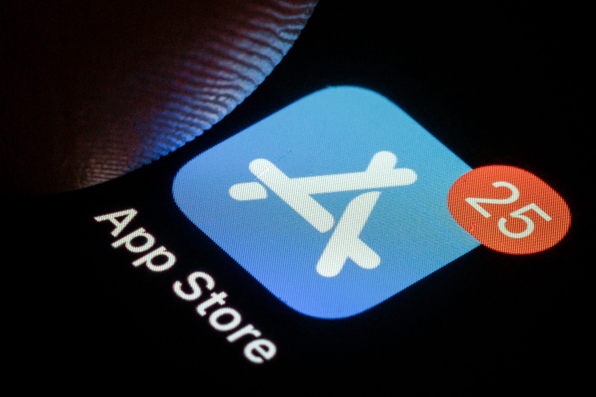 Apple объяснила удаление «Макса» из App Store