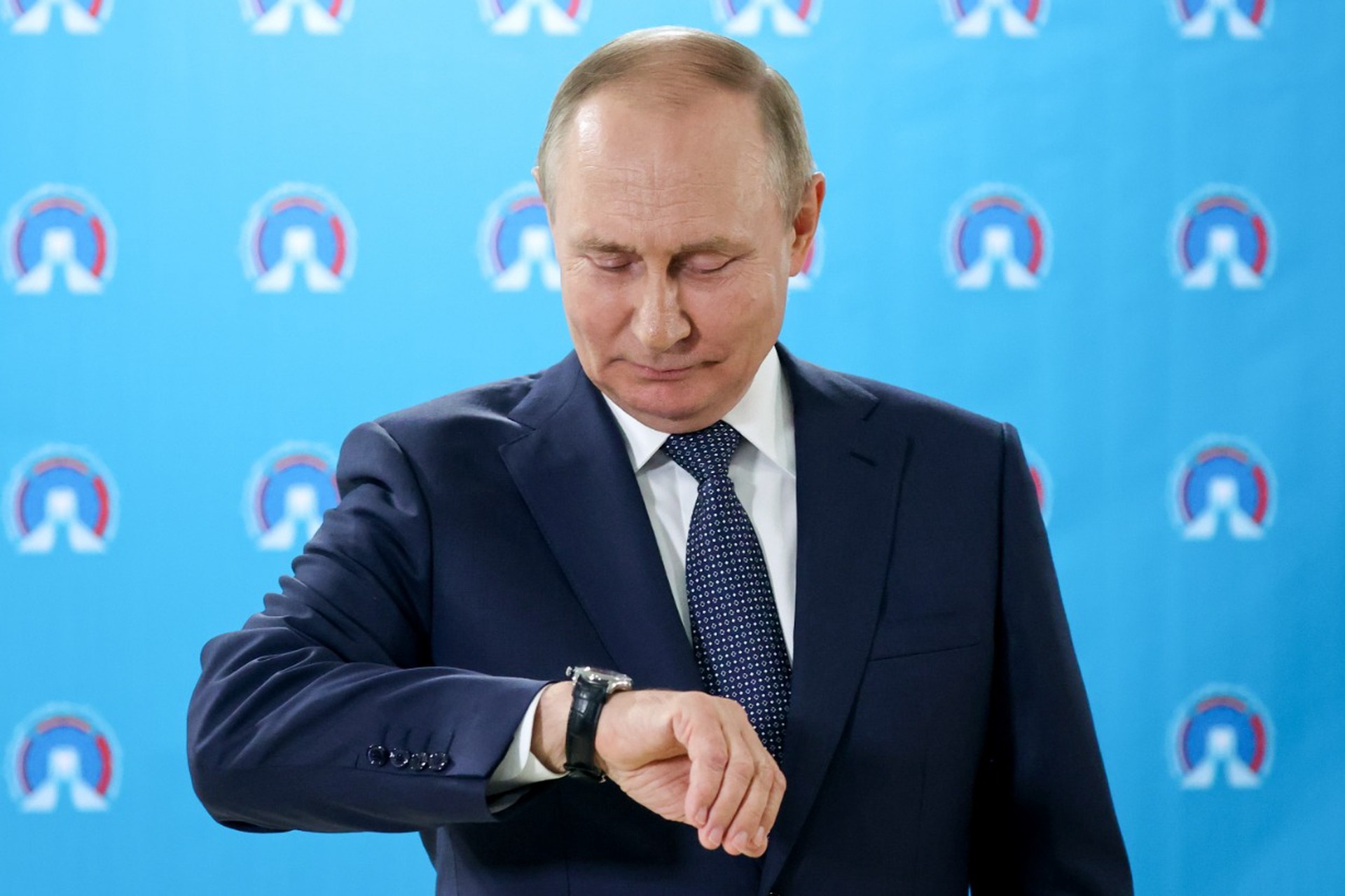 На ПМЭФ показали особые часы, связанные с Путиным