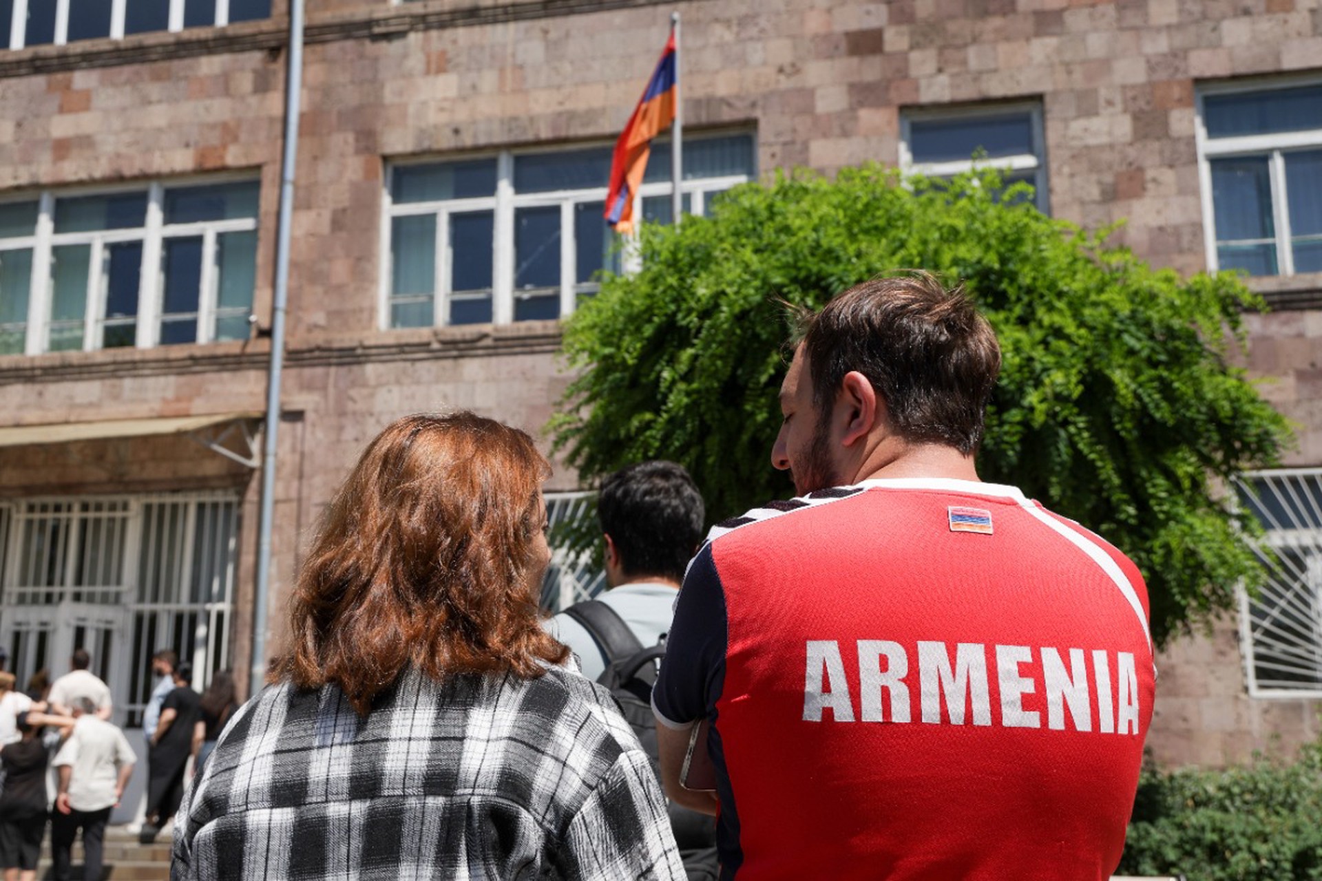 Армянских силовиков стянули в центр Еревана