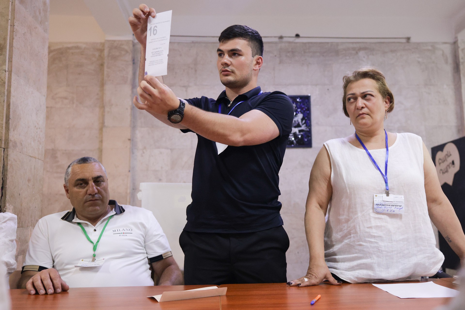 Итоги выборов в Армении: фальш-старт Пашиняна, нож в спину из ЕАЭС, кто пройдет в парламент