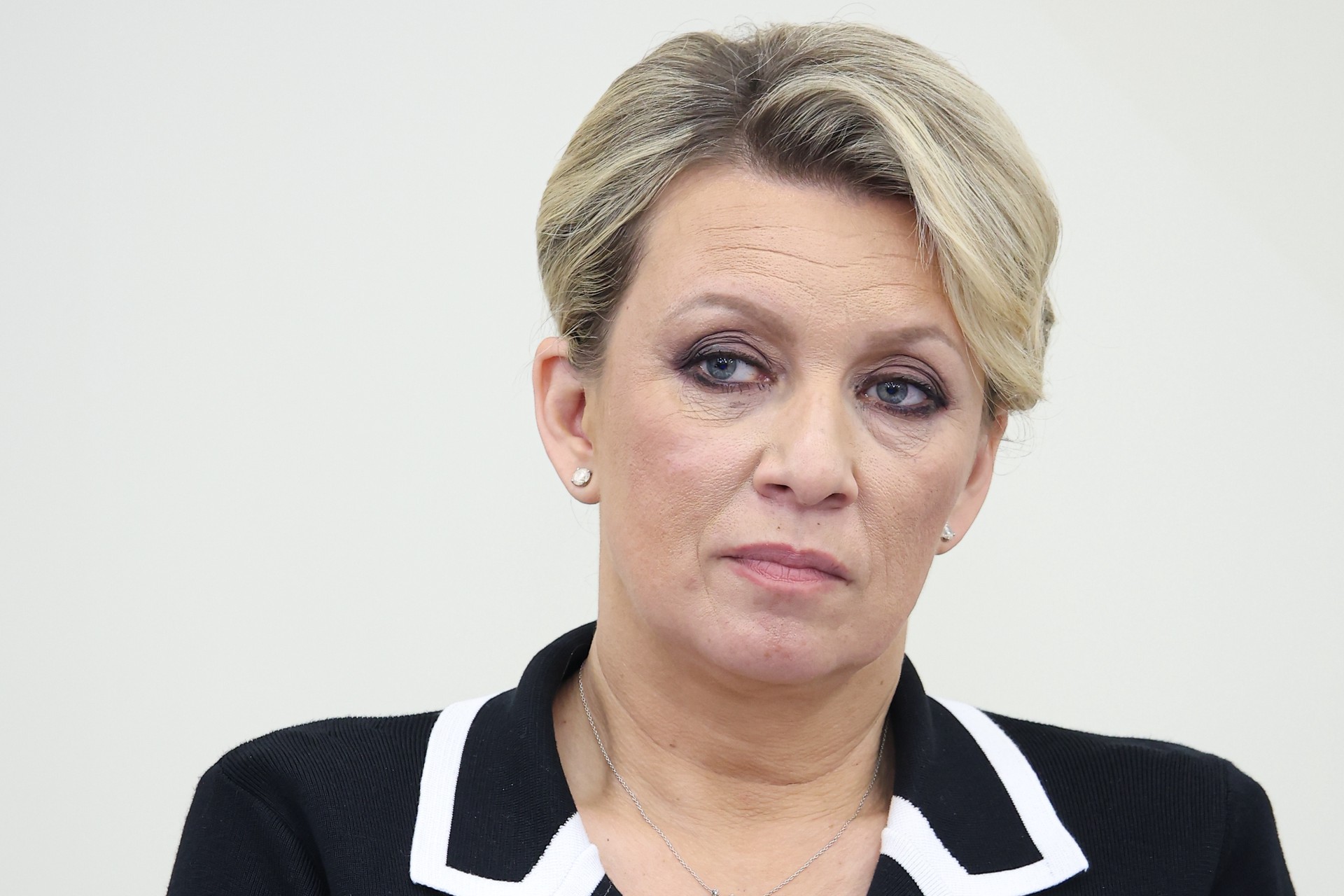 Захарова обвинила ЕС во вмешательстве в армянские выборы