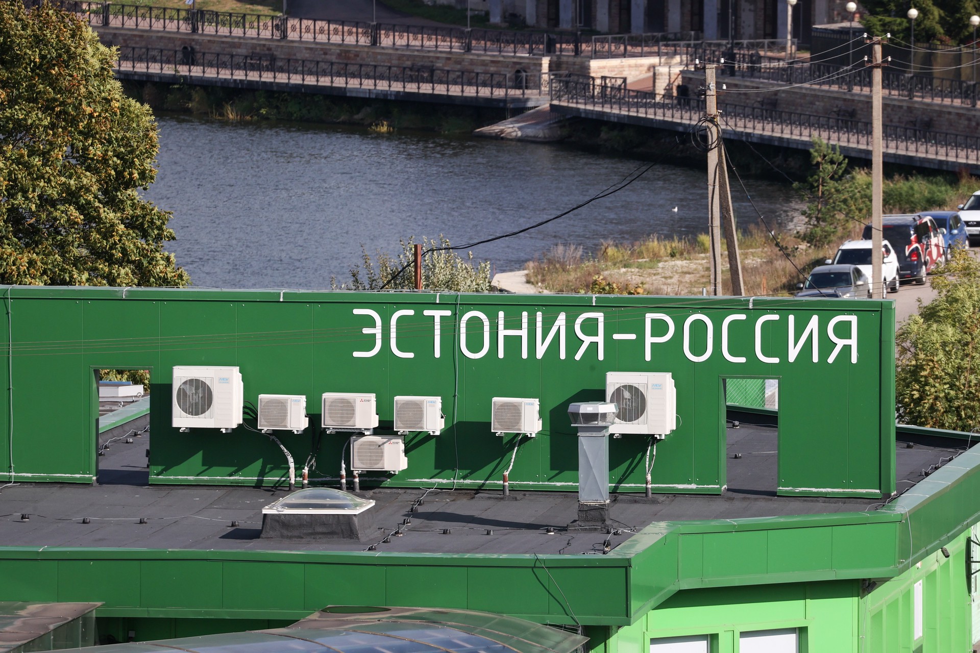 Жители Эстонии массово едут в Россию на праздник