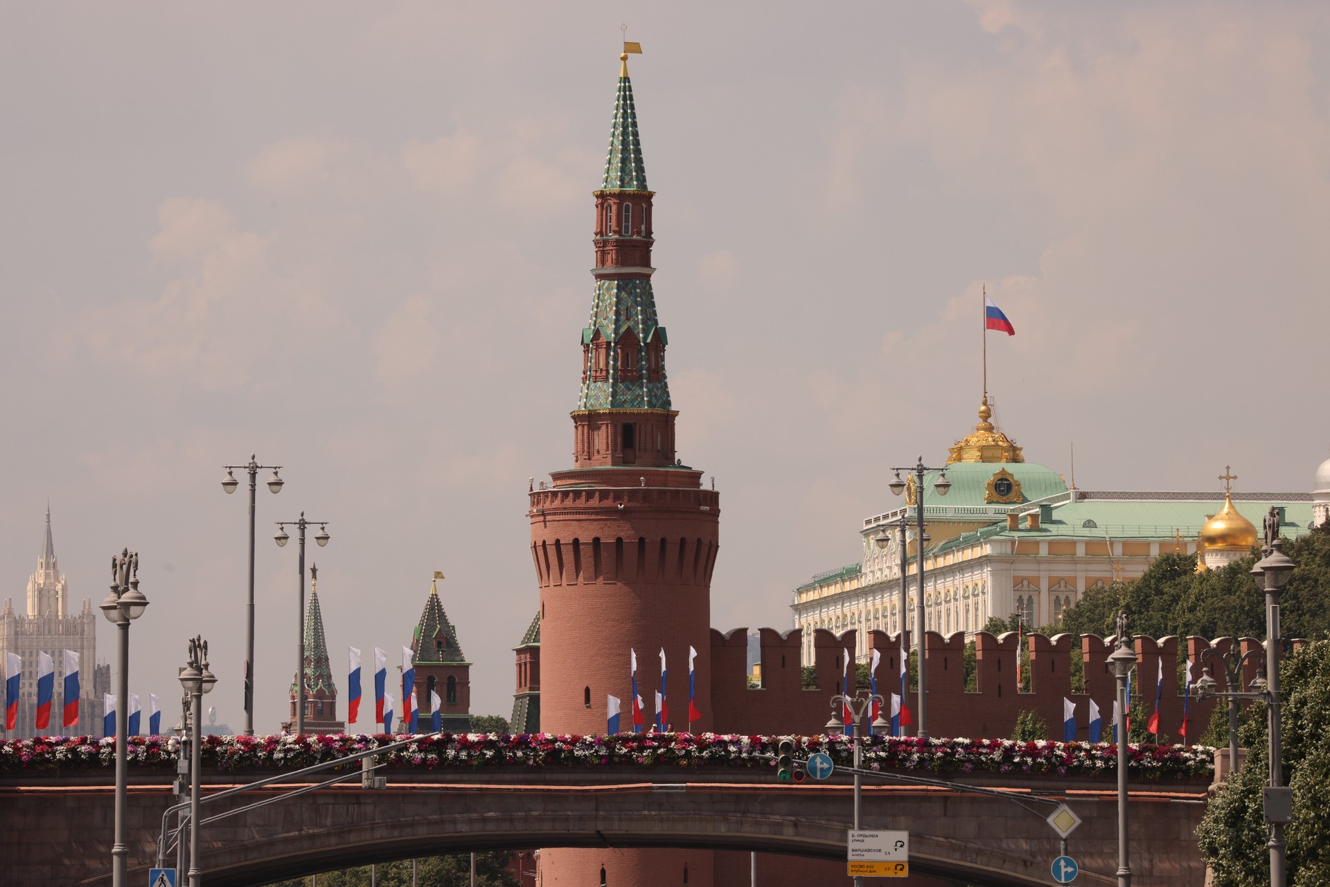 «Их глупость»: в Кремле объяснили желание ЕС общаться с РФ с позиции силы