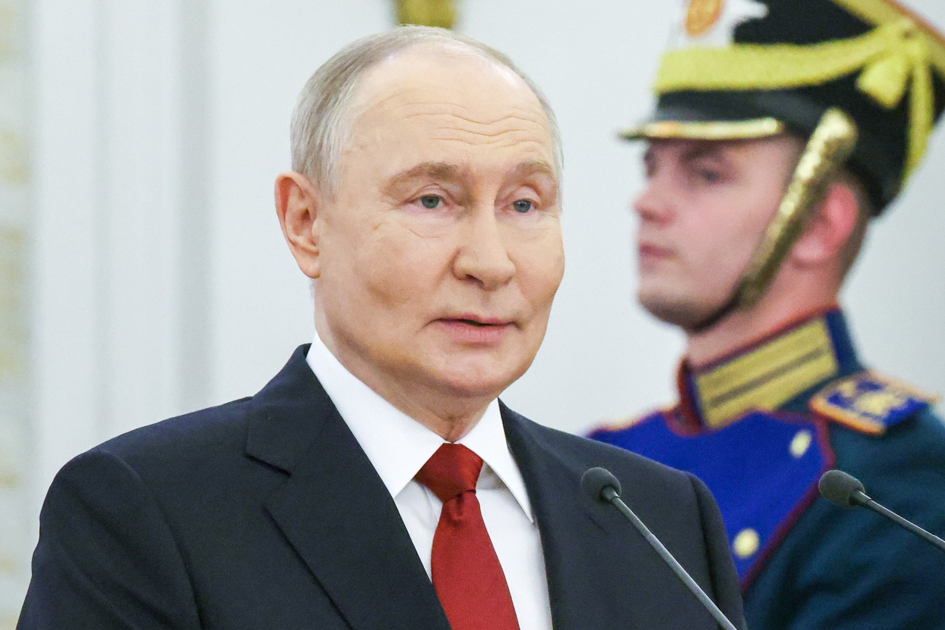 Путин призвал называть улицы и школы в честь героев СВО