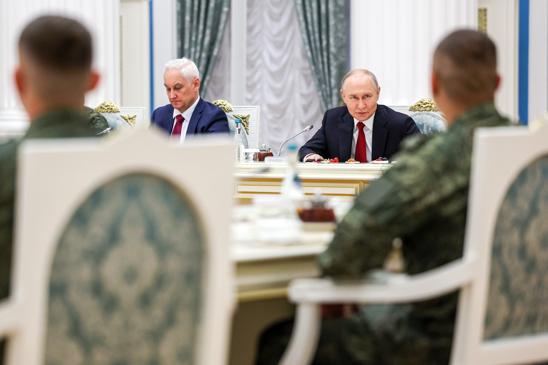 Путин установил штатную численность ВС России