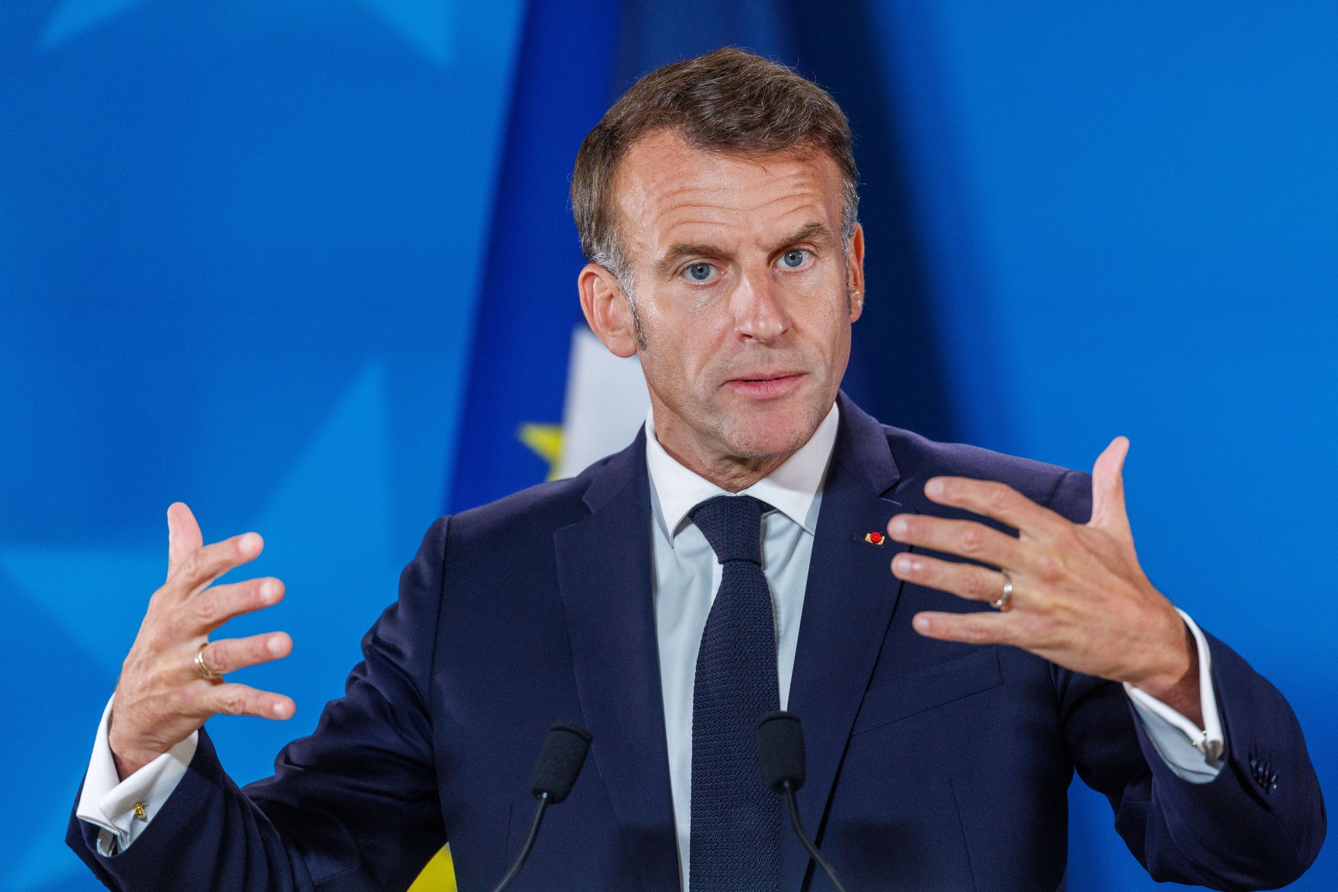 Макрон рассказал о готовности Трампа «сдать» Украину 