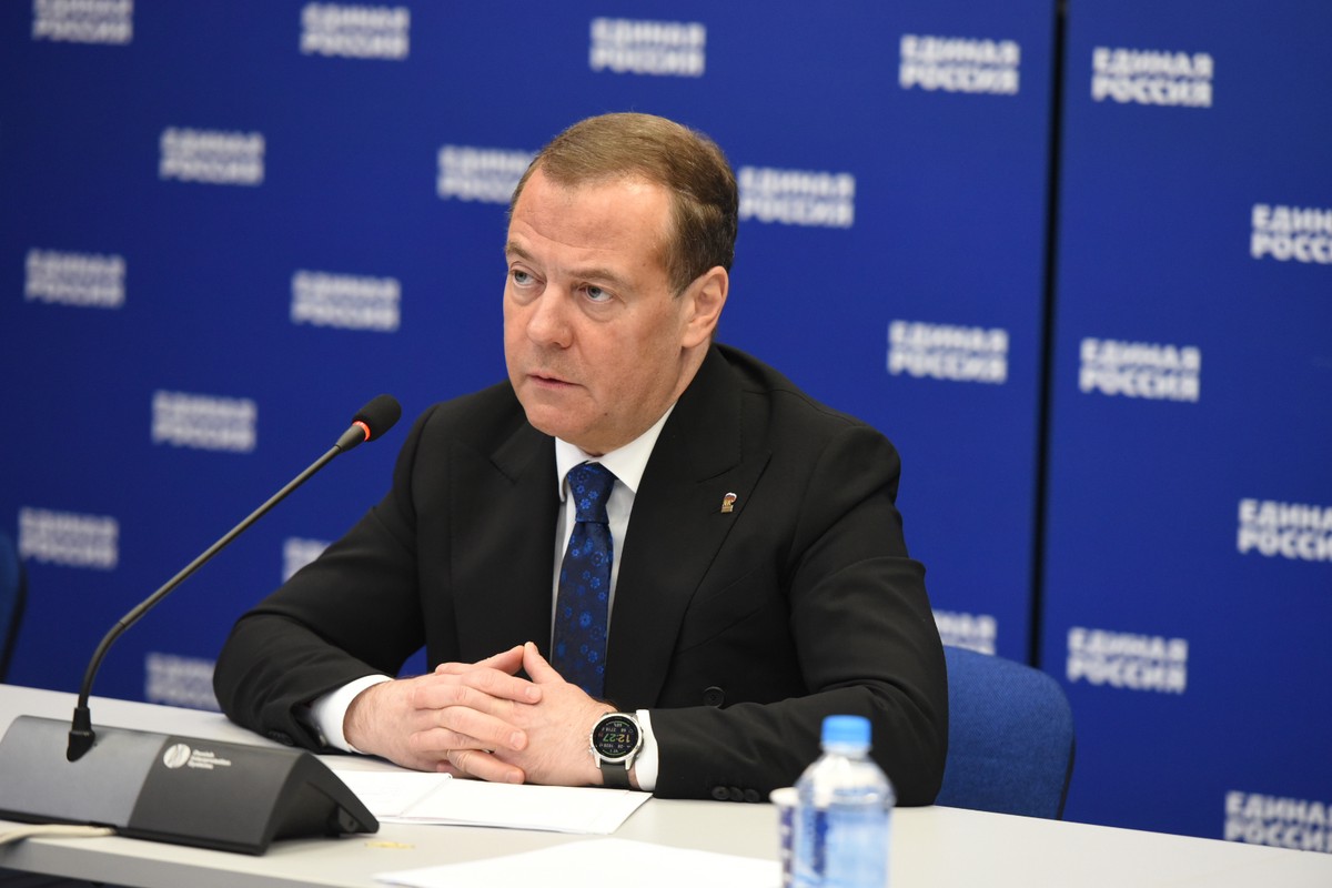 Медведев высмеял европейских политиков одним постом
