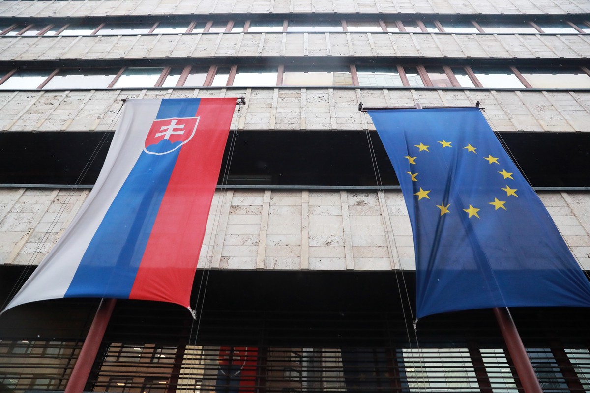 Словакия передумала запрещать въезд россиянам