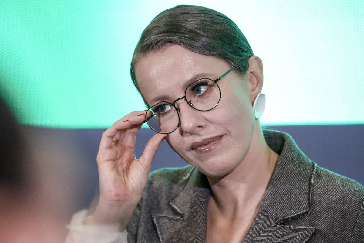 Собчак назвала фейком опубликованную хакерами переписку