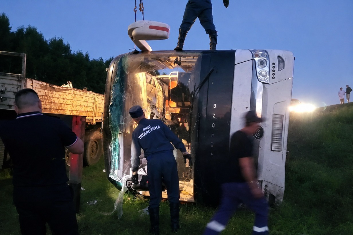 Десять туристов попали в больницу после ДТП в Татарстане