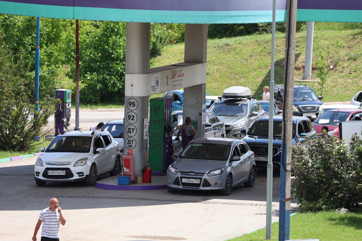 В Крыму рассказали об обстановке после частичного возврата топлива на рынок