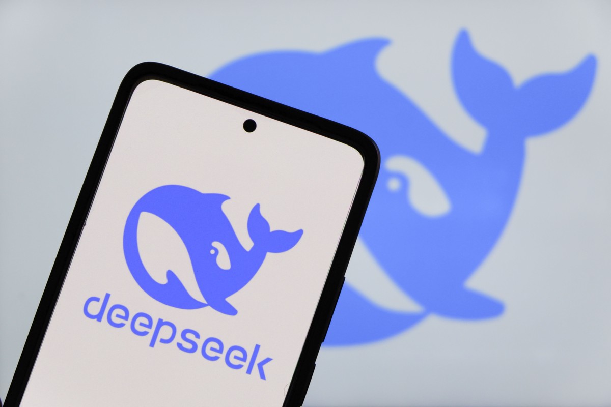 Основатель DeepSeek стал самым богатым разработчиком ИИ в мире