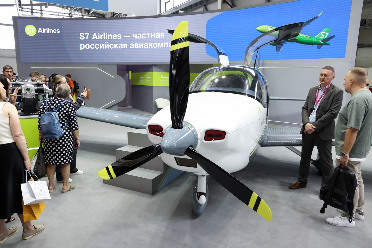 Самолет «Танго» с российским двигателем впервые поднялся в воздух