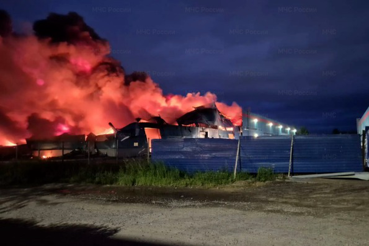 Полимерное производство вспыхнуло на площади 5,9 тысячи квадратных метров