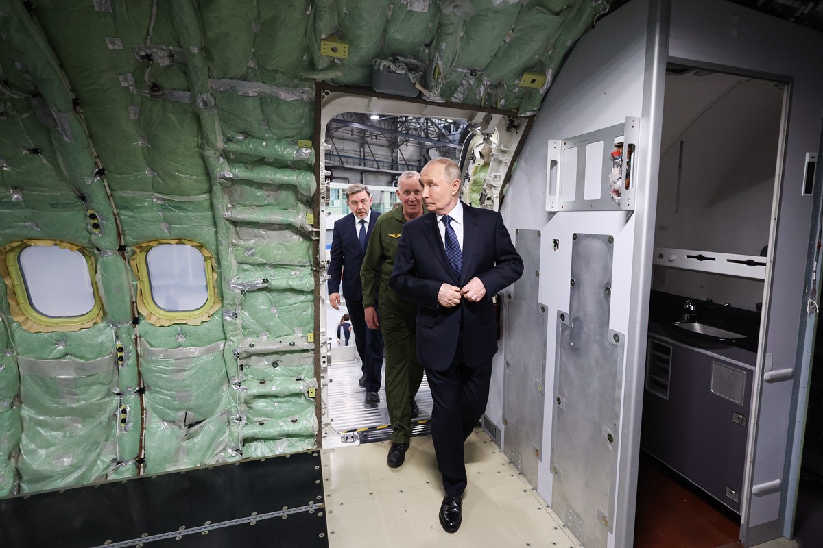 Путин объявил о фиаско изоляции России в обороне