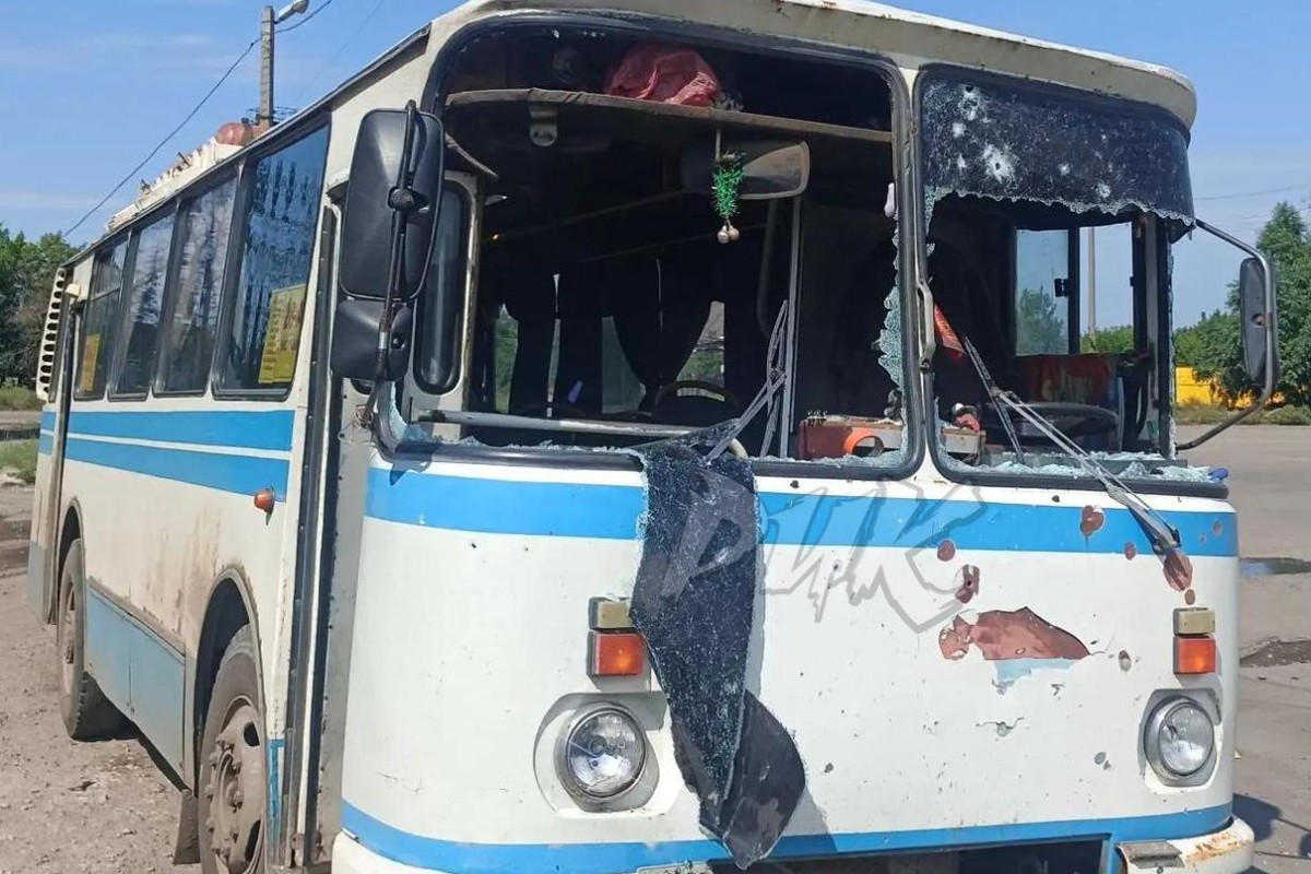 Пять человек пострадали при ударе дрона ВСУ по автобусу в Горловке