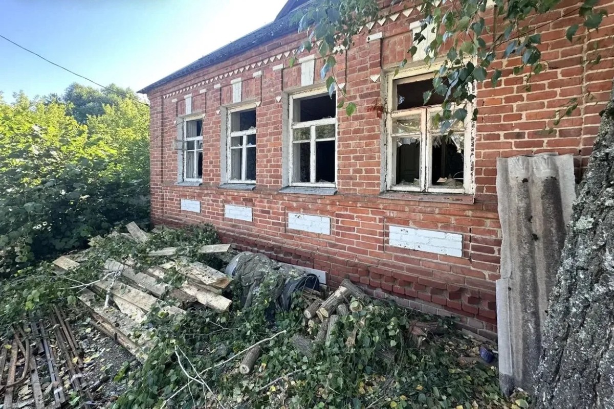 Прилетевшая в дом ракета убила женщину в Белгородской области