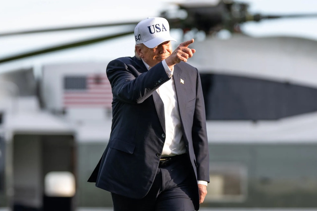 Сторонники ополчились против Трампа: клуб бунтарей Карлсона, третья партия, мир с Ираном