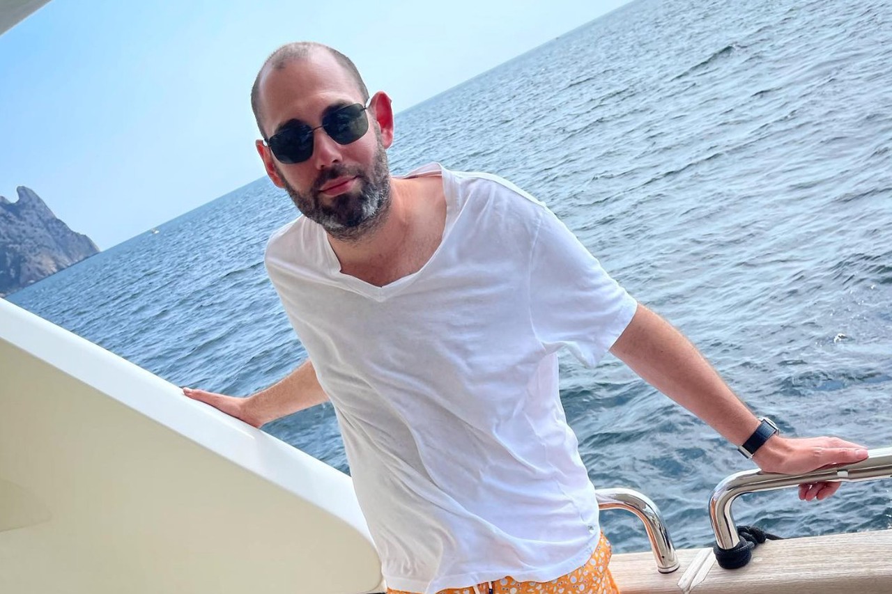 Миллионы в банках, высмеивание русских и уголовка: как выживает осудивший СВО Семен Слепаков*