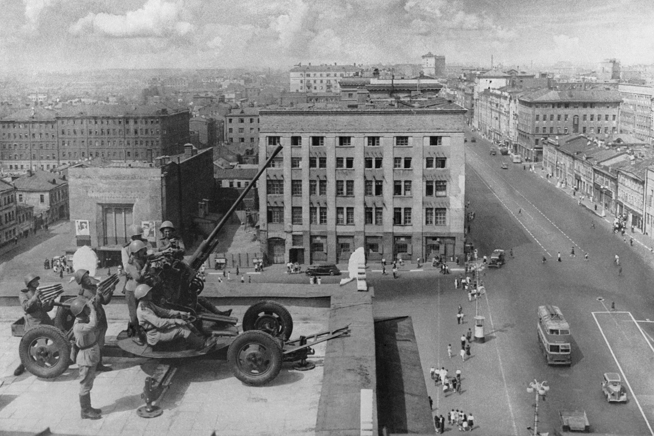 Поддельная Москва: зачем в столице строили города-призраки