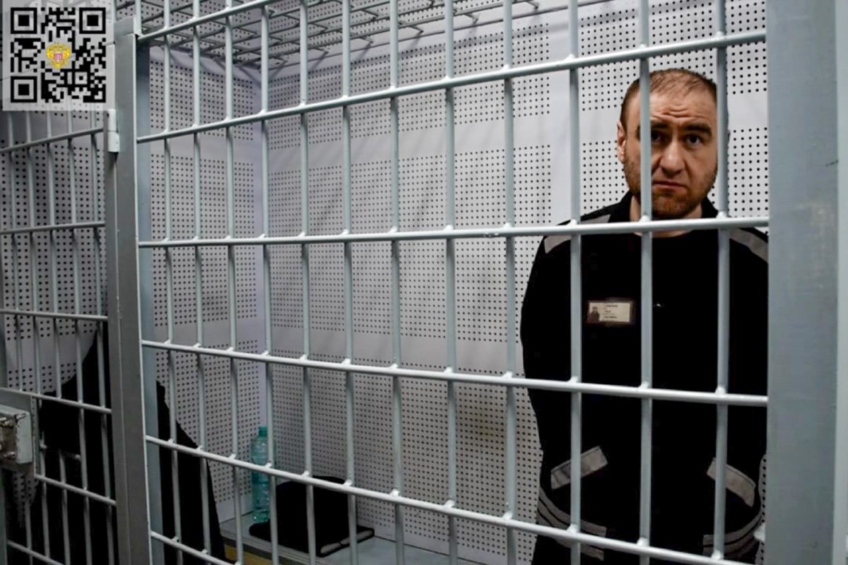 Экс-сенатор Арашуков объявил голодовку в «Черном дельфине»